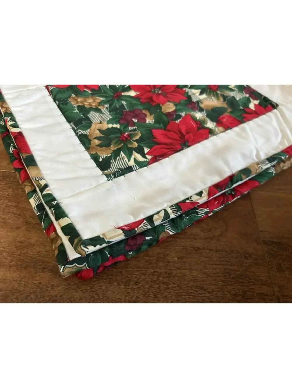 Set of 6 Christmas Poinsettia Quilted Placemats